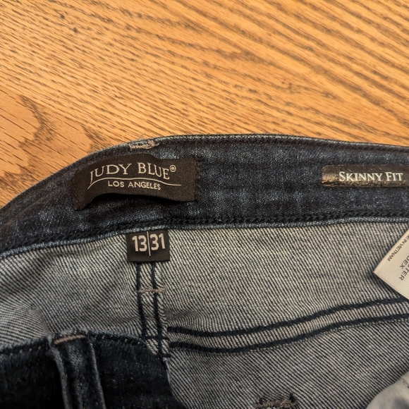 Judy Blue Mid rise Skinny blue jeans - Picture 2 of 3